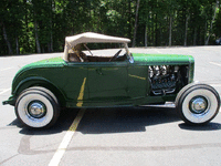 Image 6 of 28 of a 1932 FORD ROADSTER