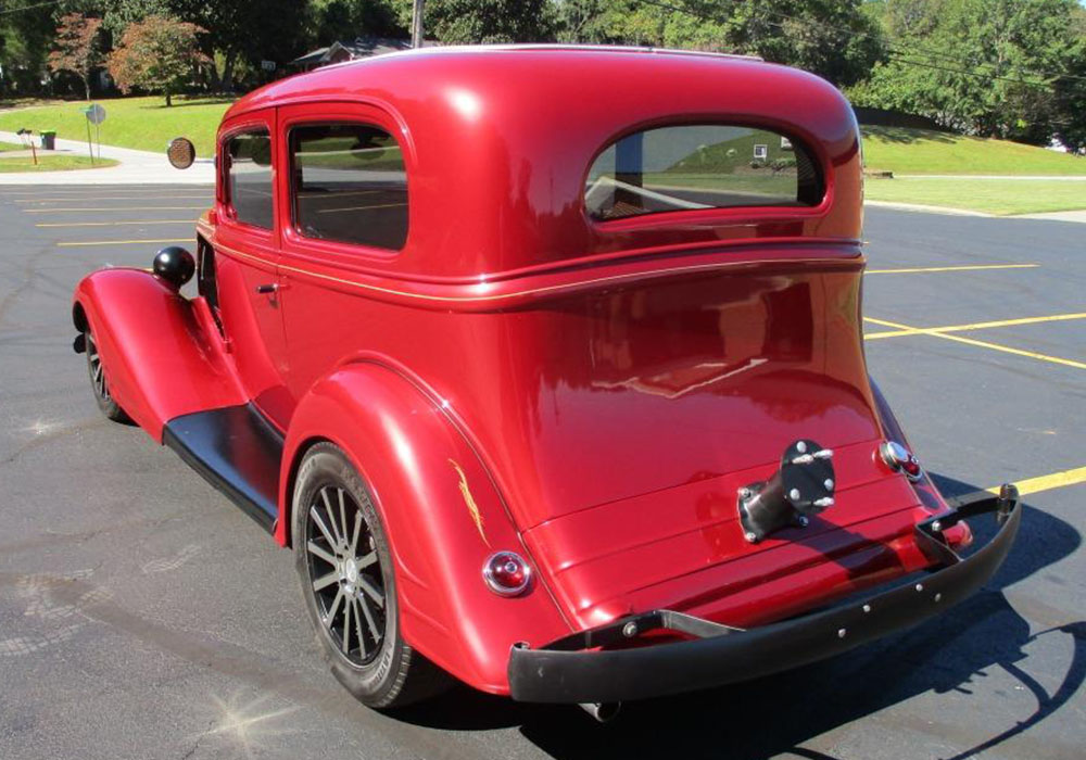 2nd Image of a 1934 PONTIAC SILVER STREAK