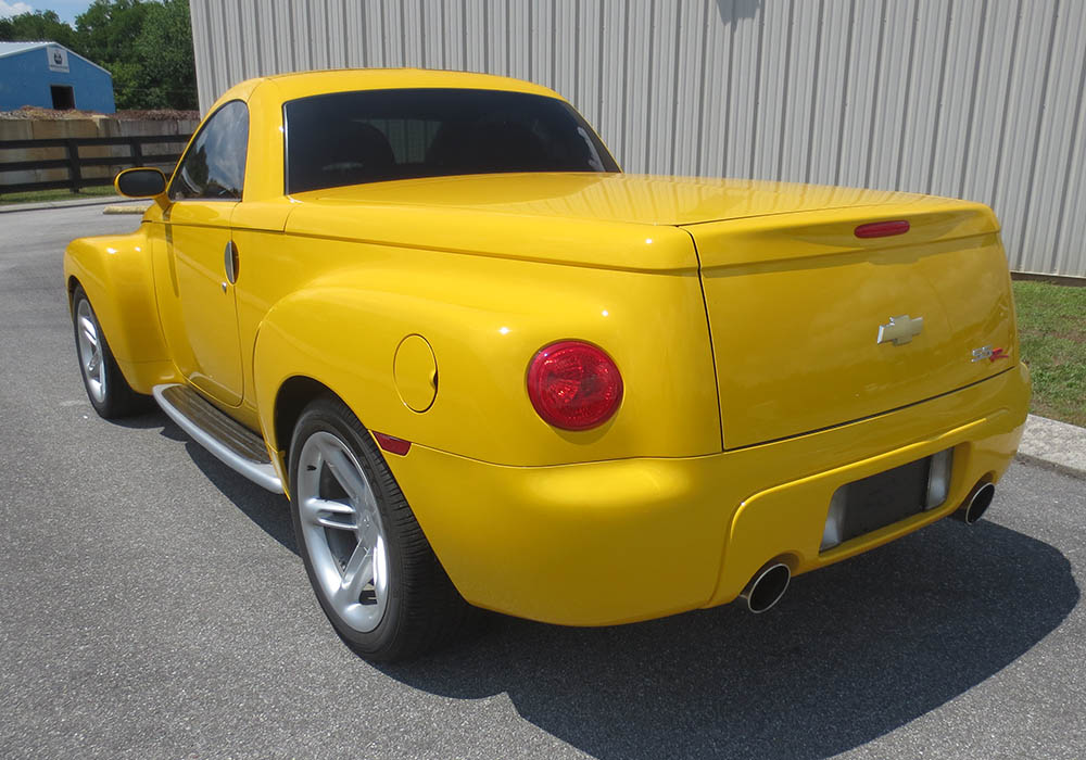 2nd Image of a 2004 CHEVROLET SSR LS
