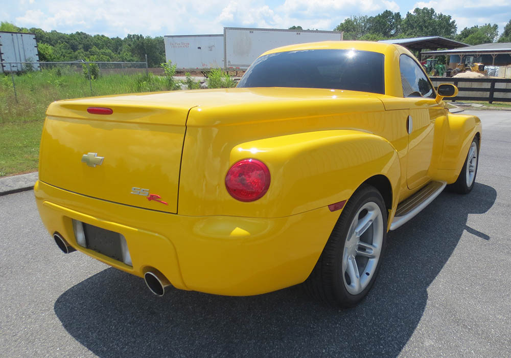 4th Image of a 2004 CHEVROLET SSR LS