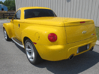 Image 3 of 6 of a 2004 CHEVROLET SSR LS