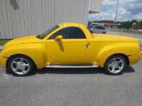 Image 4 of 6 of a 2004 CHEVROLET SSR LS