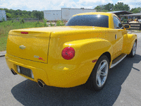 Image 5 of 6 of a 2004 CHEVROLET SSR LS
