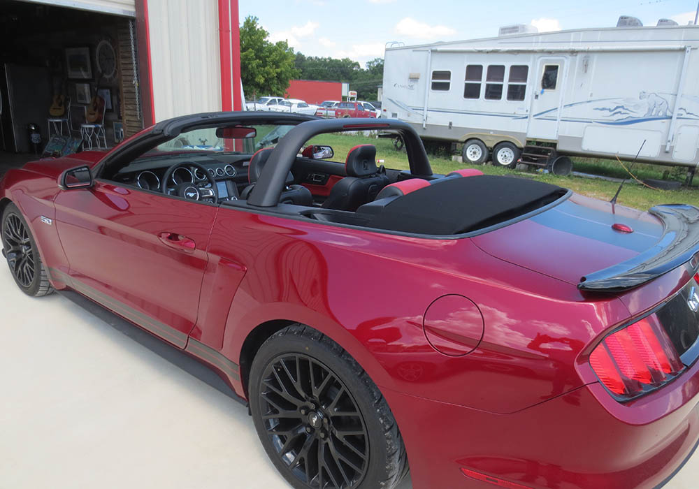 3rd Image of a 2016 FORD MUSTANG GT