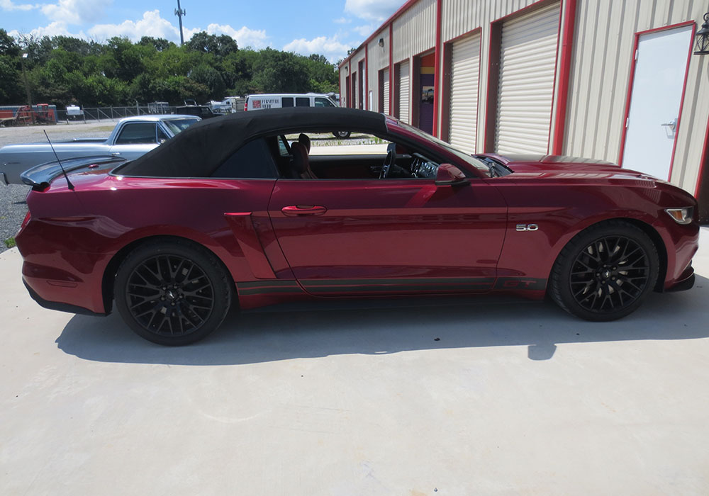 5th Image of a 2016 FORD MUSTANG GT