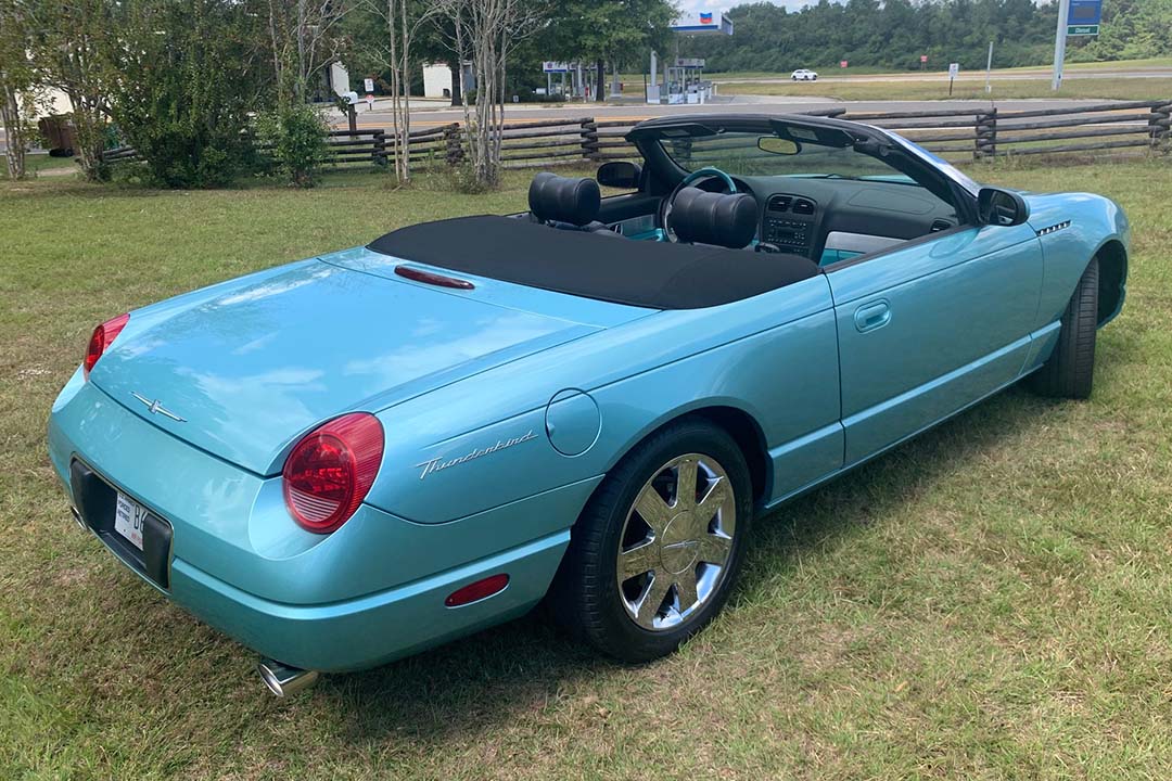 4th Image of a 2002 FORD THUNDERBIRD