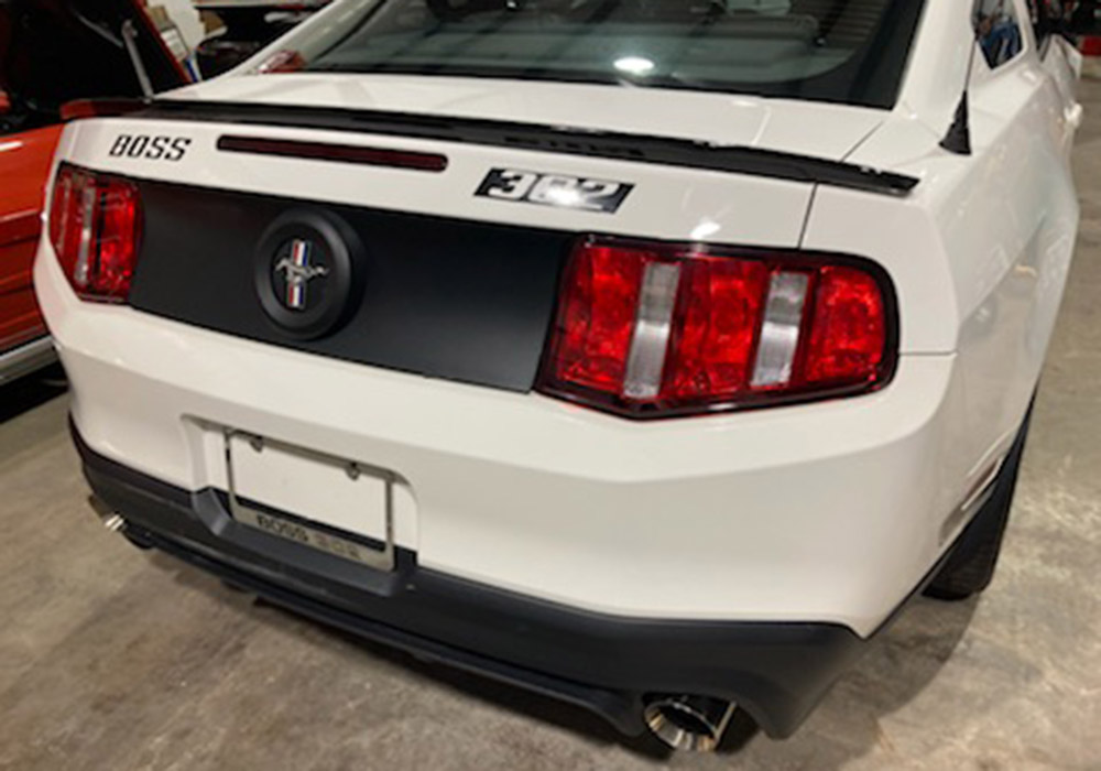 2nd Image of a 2012 FORD MUSTANG BOSS 302