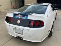 Image 4 of 10 of a 2012 FORD MUSTANG GT