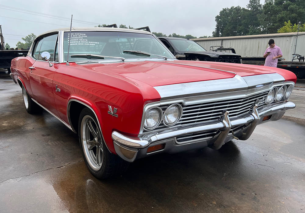 1st Image of a 1966 CHEVROLET CAPRICE