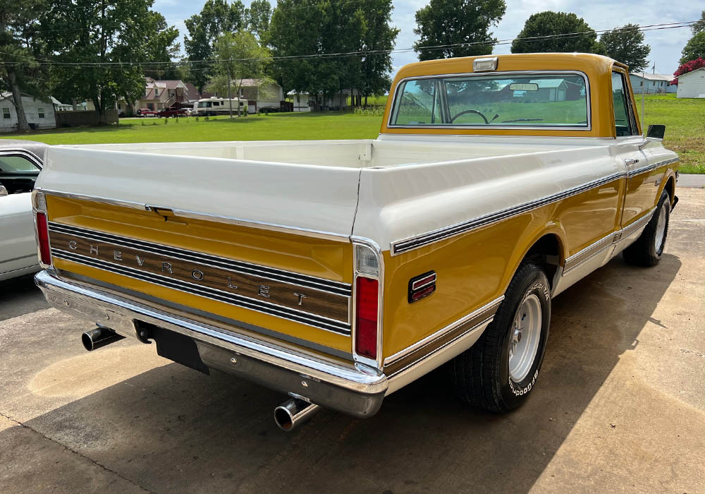 3rd Image of a 1972 CHEVROLET CHEYENNE SUPER