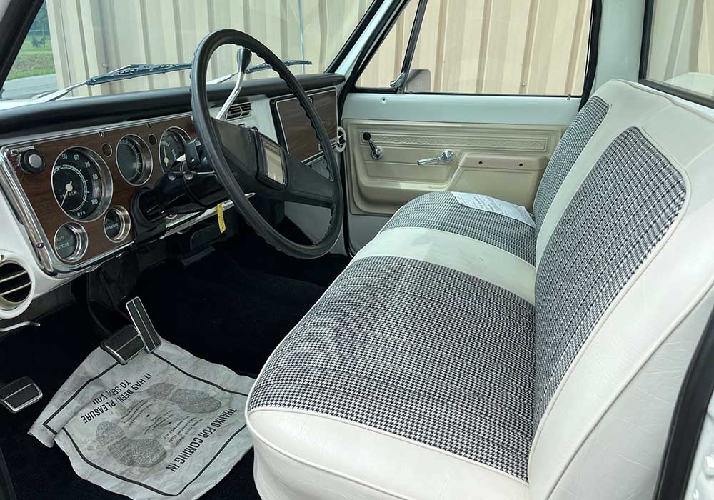 4th Image of a 1972 CHEVROLET CHEYENNE SUPER