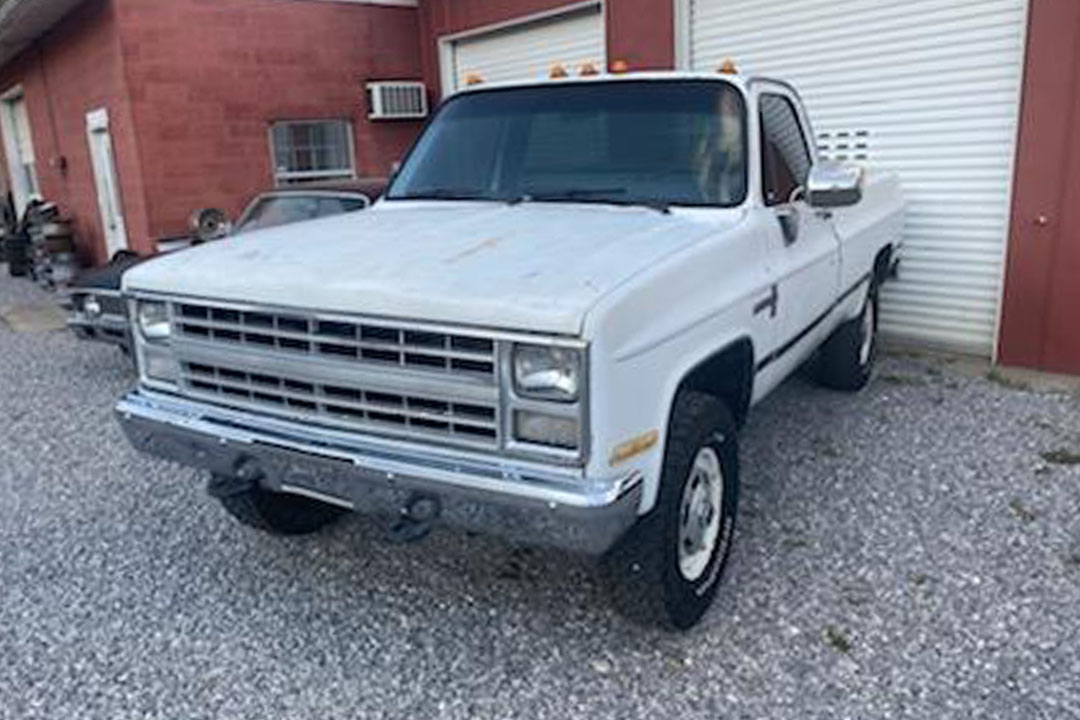 2nd Image of a 1985 CHEVROLET K20