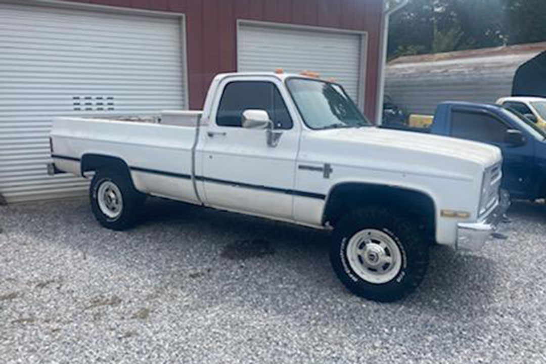 3rd Image of a 1985 CHEVROLET K20