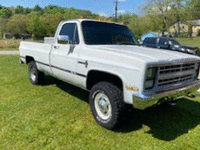 Image 2 of 7 of a 1985 CHEVROLET K20