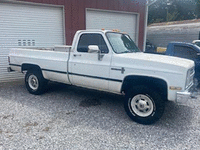 Image 4 of 7 of a 1985 CHEVROLET K20