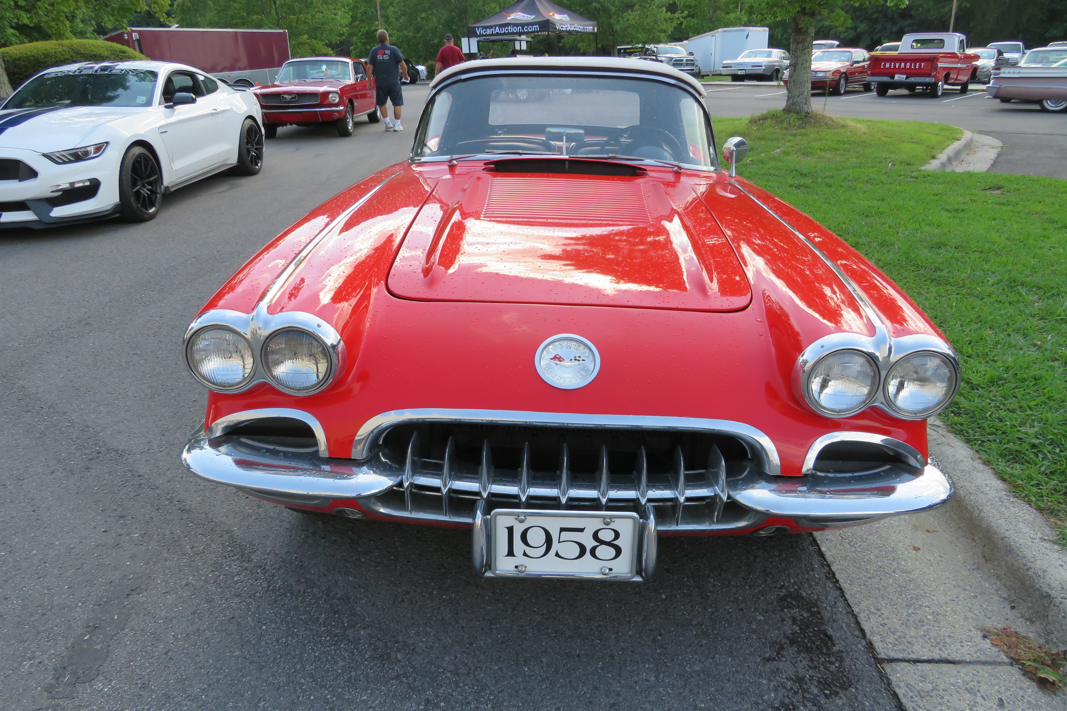 2nd Image of a 1958 CHEVROLET CORVETTE