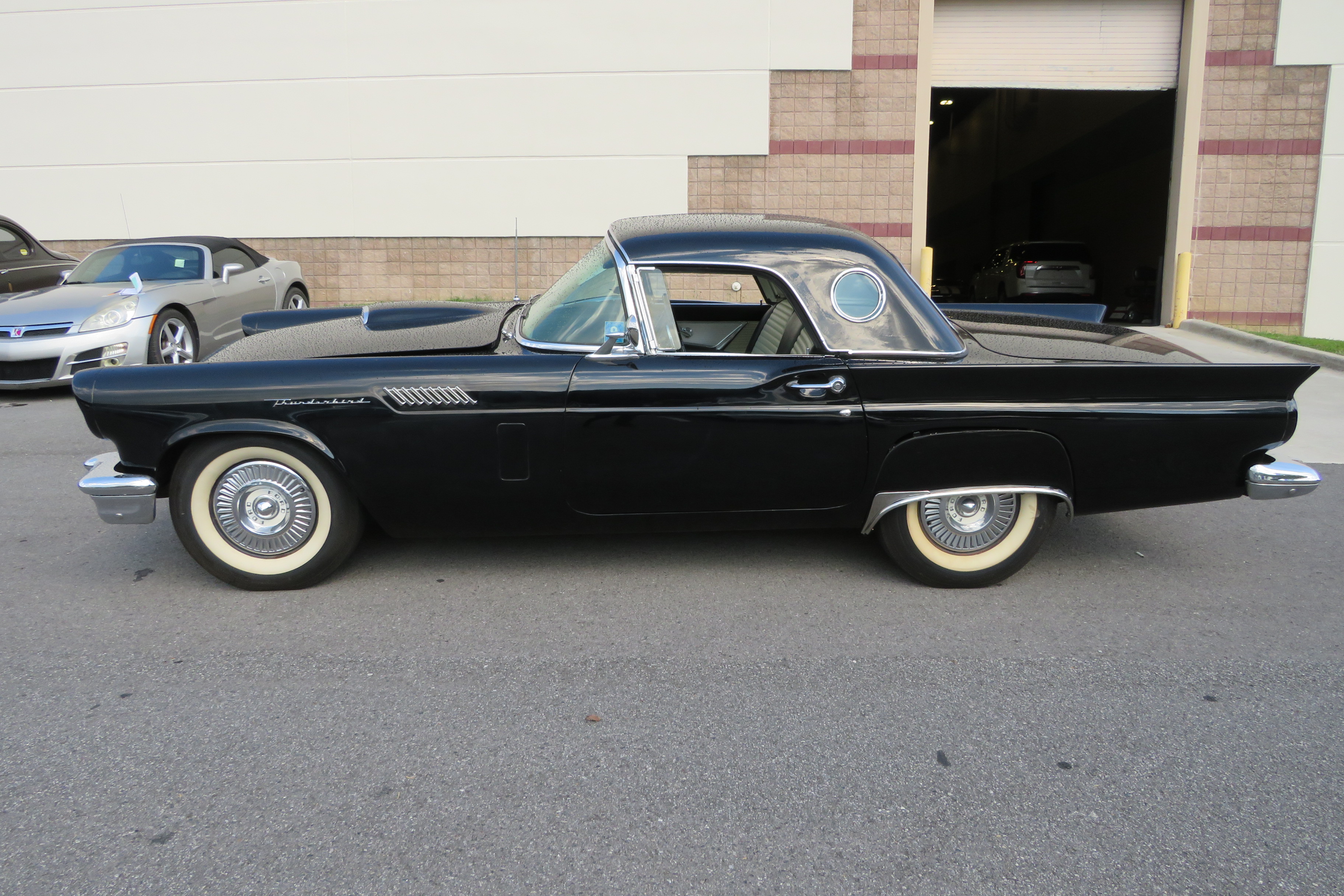 2nd Image of a 1957 FORD THUNDERBIRD