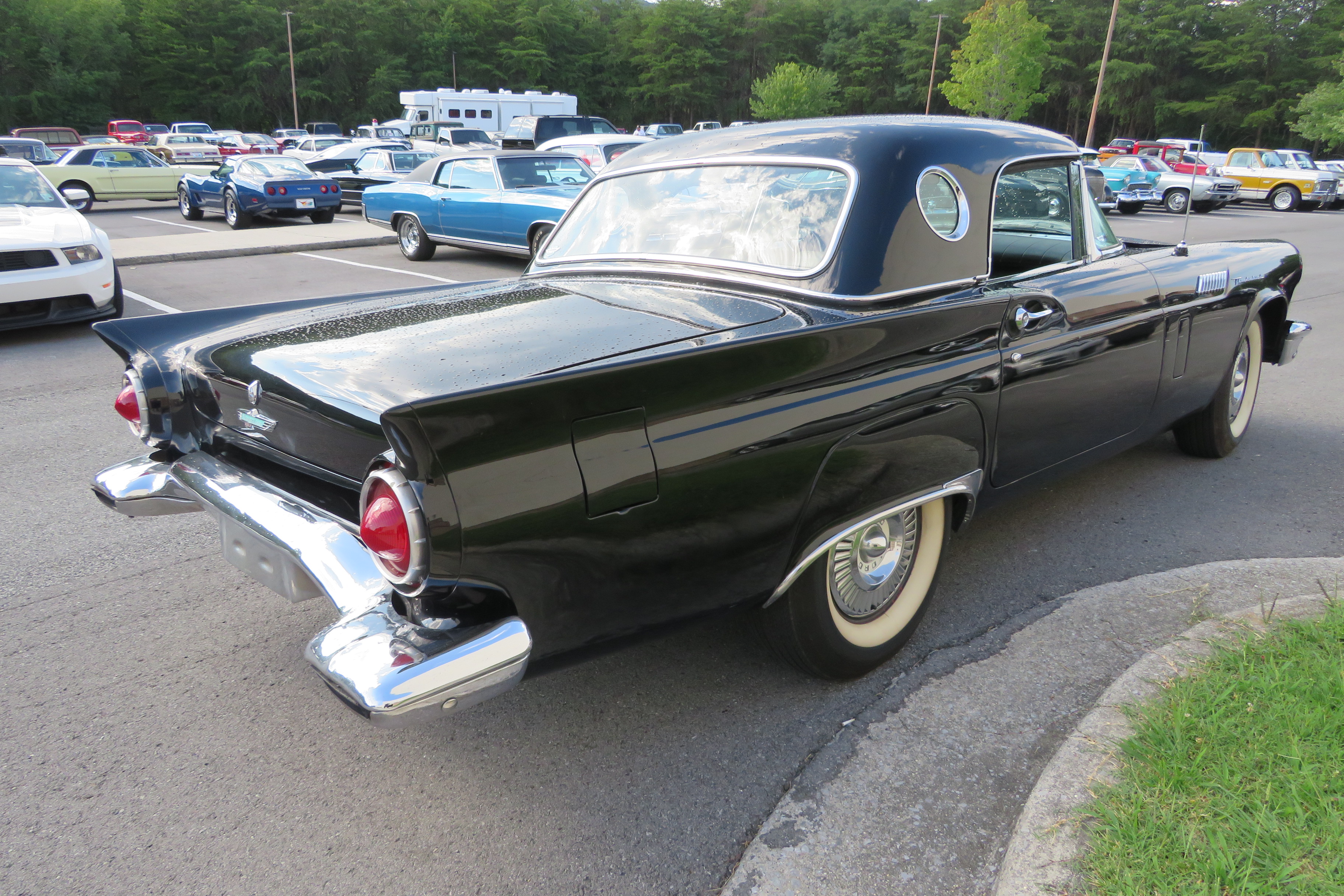 11th Image of a 1957 FORD THUNDERBIRD