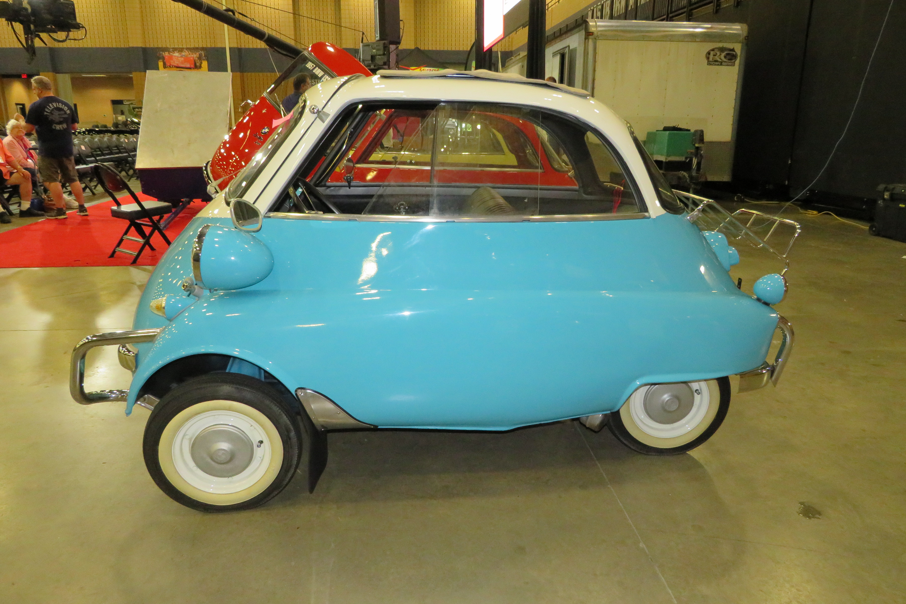 2nd Image of a 1957 BMW ISETTA