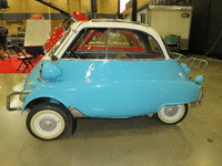 Image 3 of 10 of a 1957 BMW ISETTA