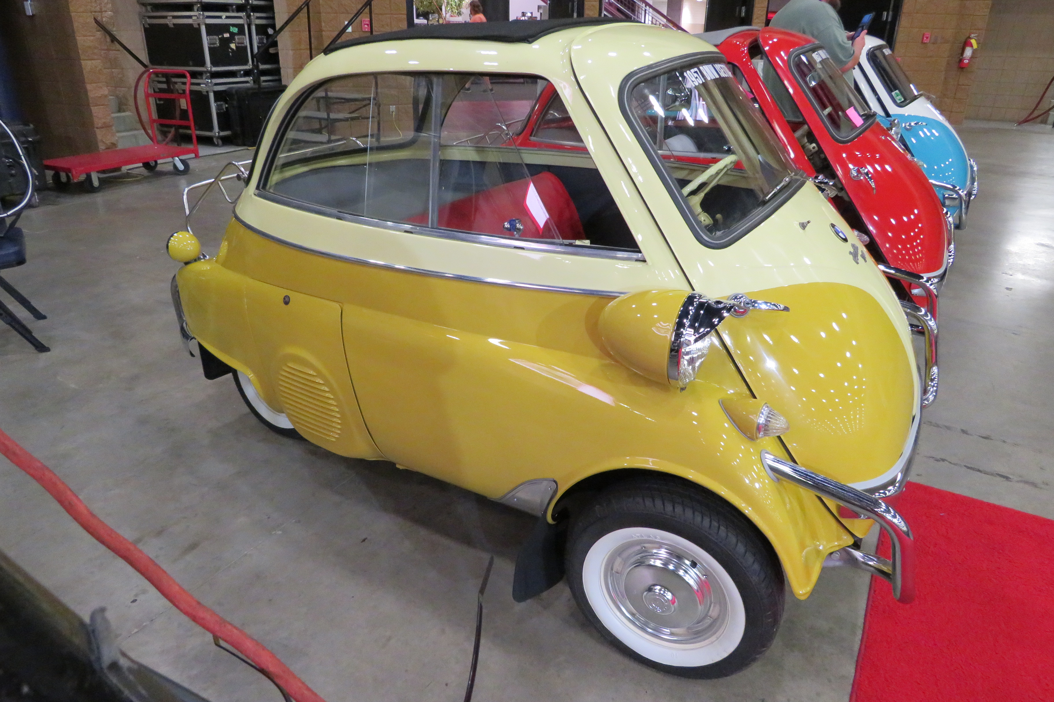 2nd Image of a 1958 BMW ISETTA