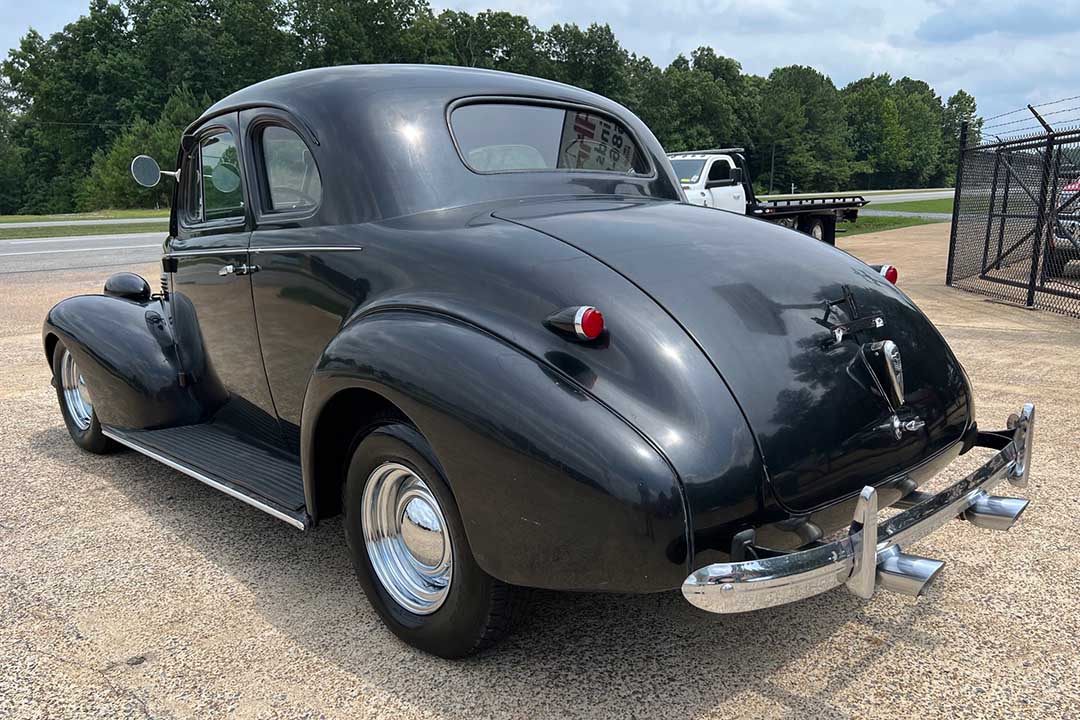 2nd Image of a 1939 CHEVROLET MASTER DELUXE