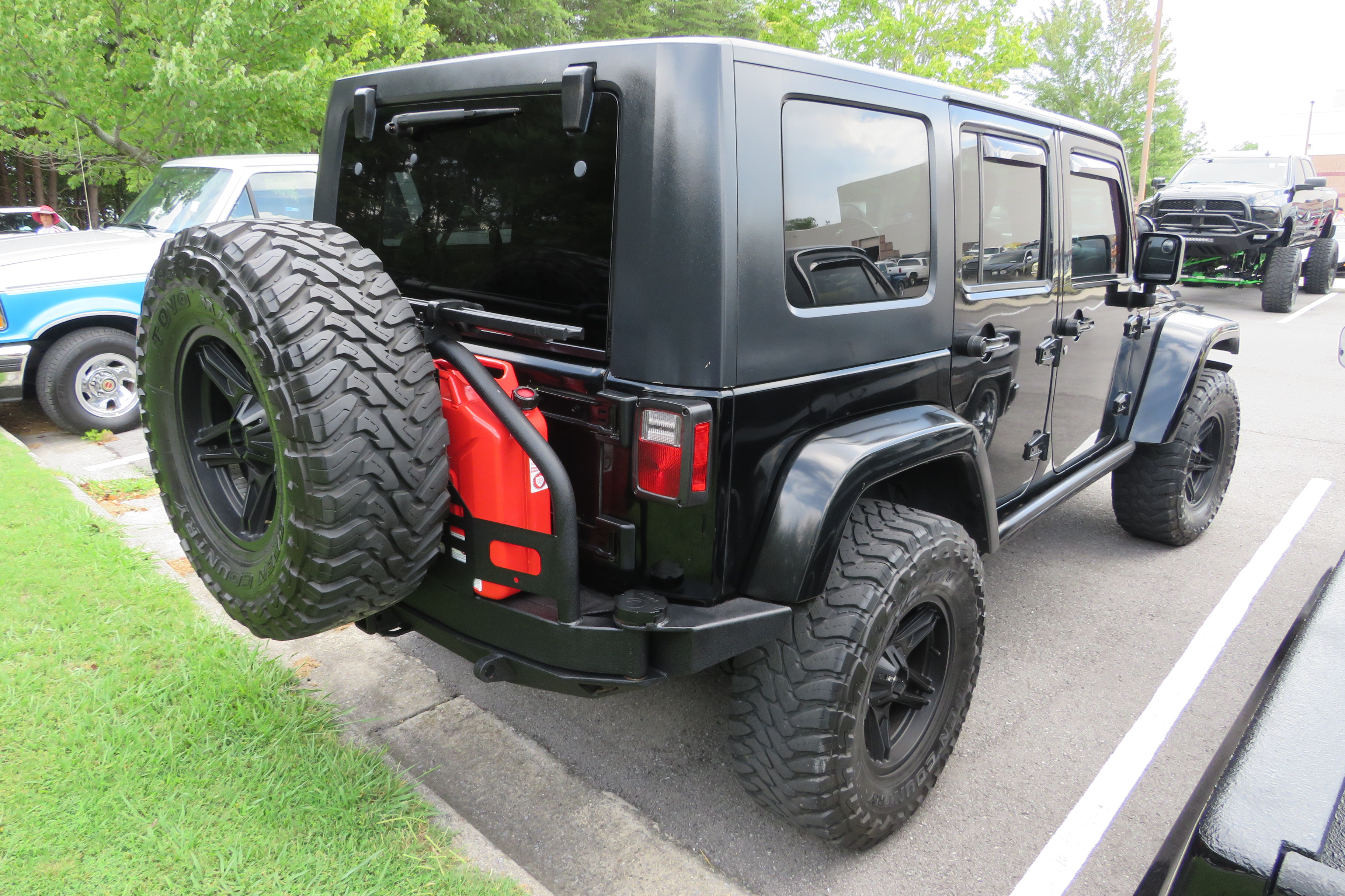 12th Image of a 2010 JEEP WRANGLER UNLIMITED
