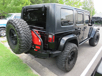 Image 13 of 15 of a 2010 JEEP WRANGLER UNLIMITED