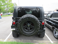 Image 14 of 15 of a 2010 JEEP WRANGLER UNLIMITED