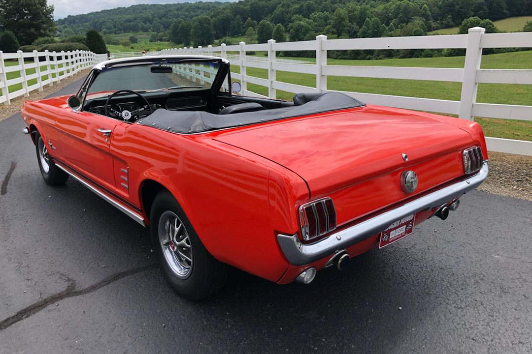 2nd Image of a 1966 FORD MUSTANG