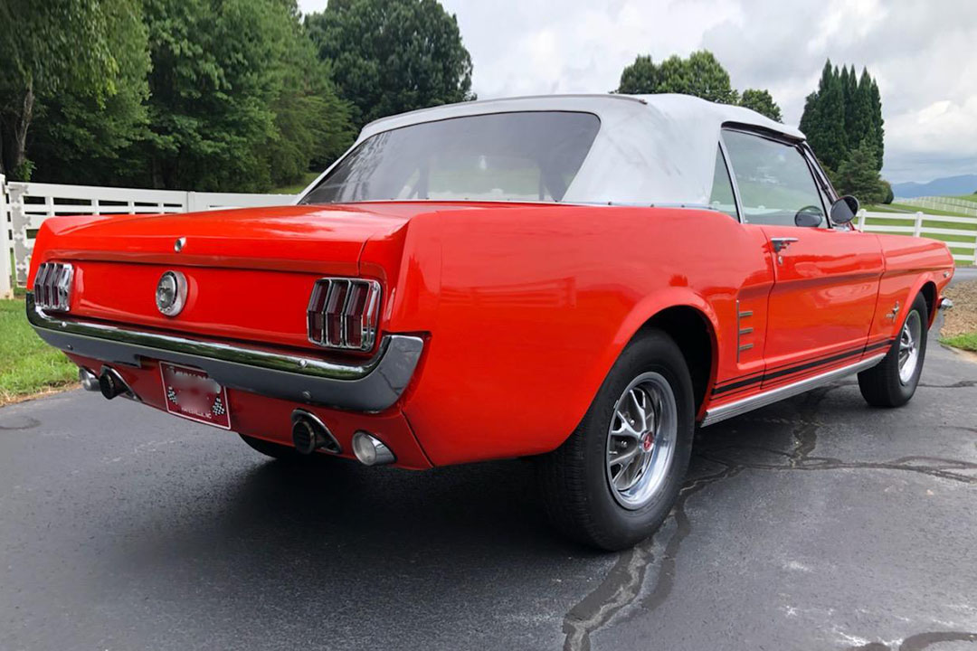 3rd Image of a 1966 FORD MUSTANG