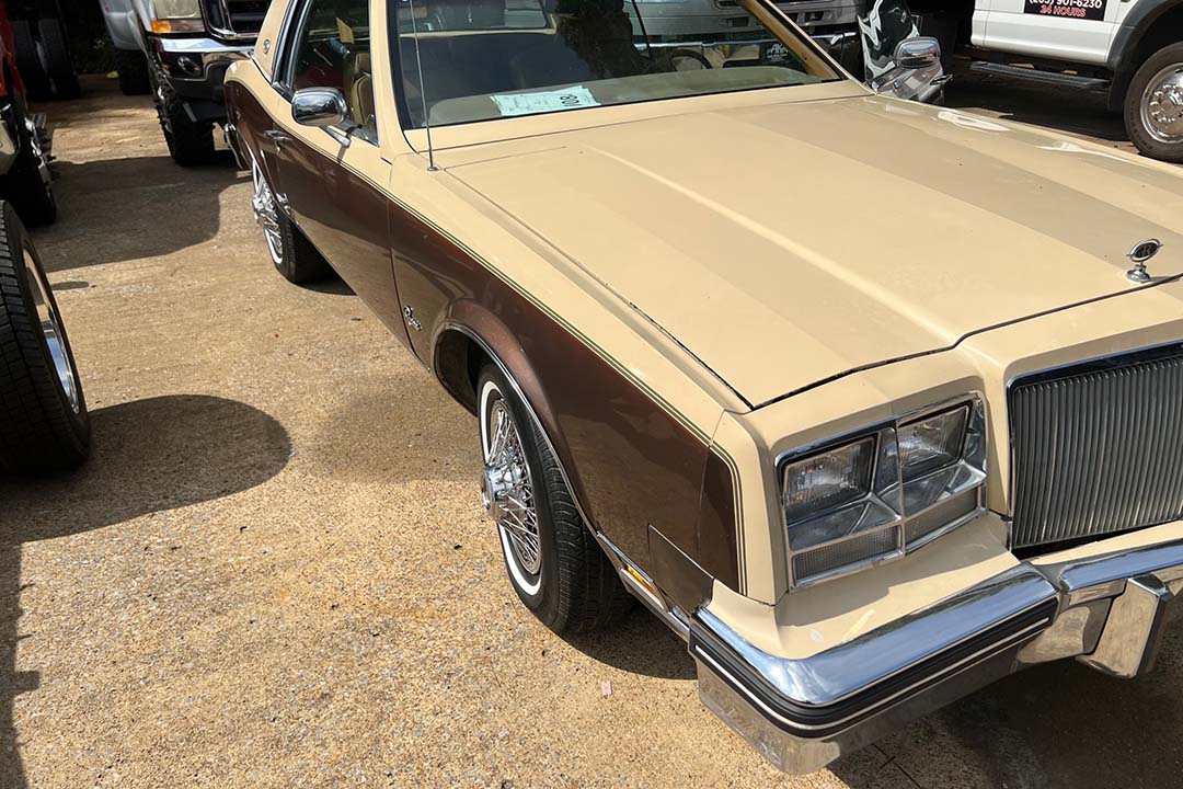 2nd Image of a 1979 BUICK RIVIERA