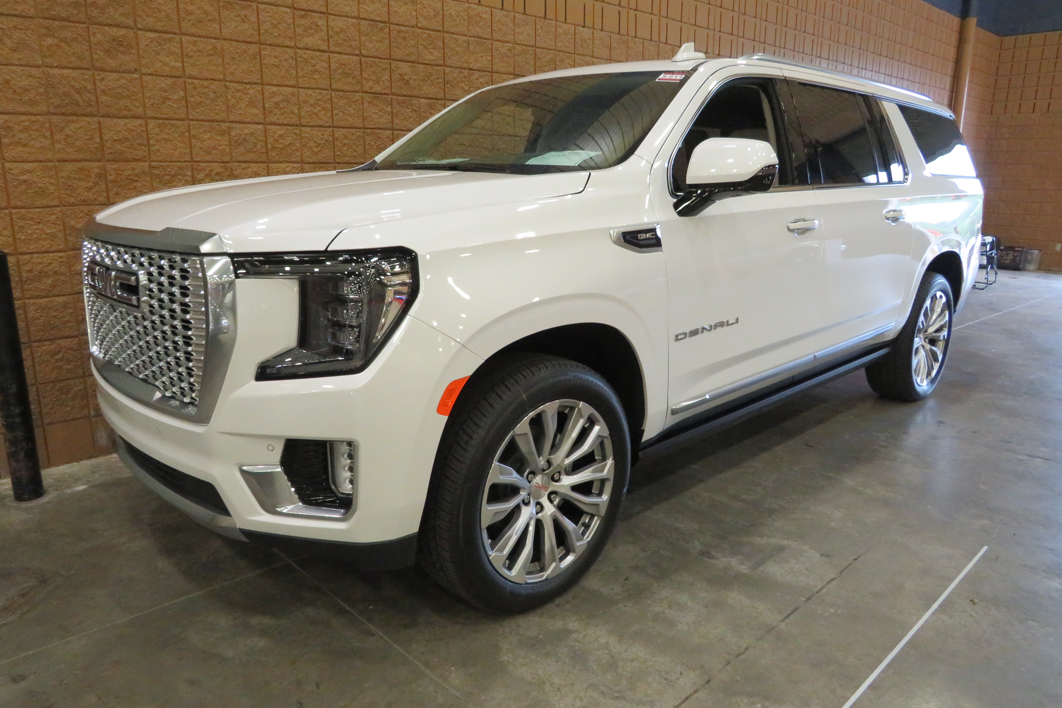 1st Image of a 2022 GMC YUKON XL 1500 DENALI