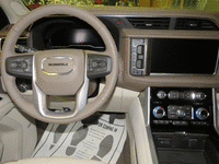 Image 7 of 19 of a 2022 GMC YUKON XL 1500 DENALI