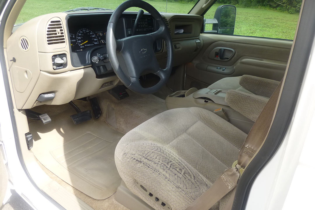 6th Image of a 2000 CHEVROLET C3500