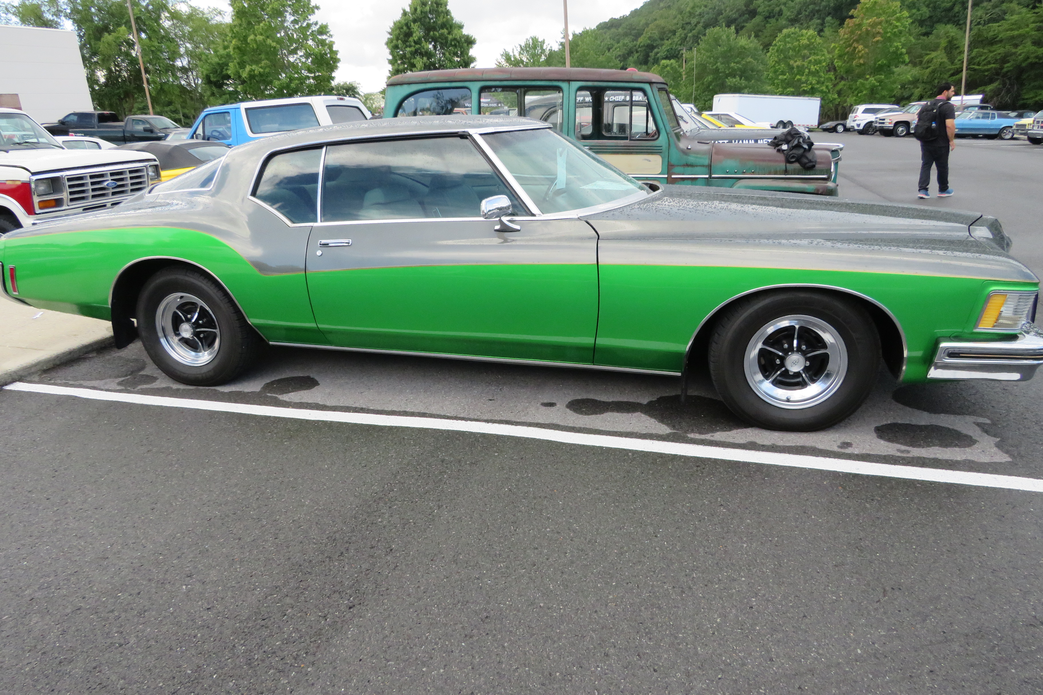 2nd Image of a 1973 BUICK RIVIERA