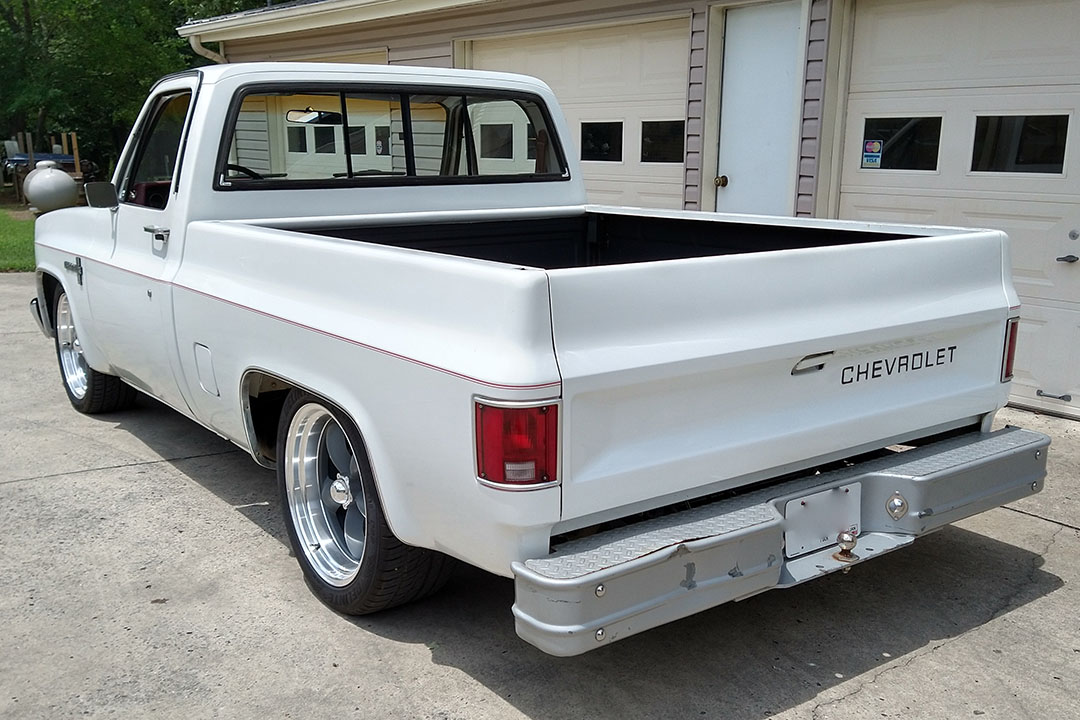 3rd Image of a 1985 CHEVROLET C10
