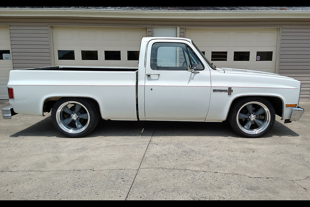 4th Image of a 1985 CHEVROLET C10