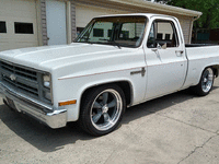 Image 2 of 15 of a 1985 CHEVROLET C10