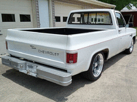 Image 3 of 15 of a 1985 CHEVROLET C10