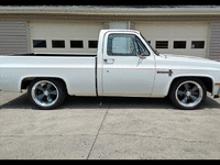 Image 5 of 15 of a 1985 CHEVROLET C10