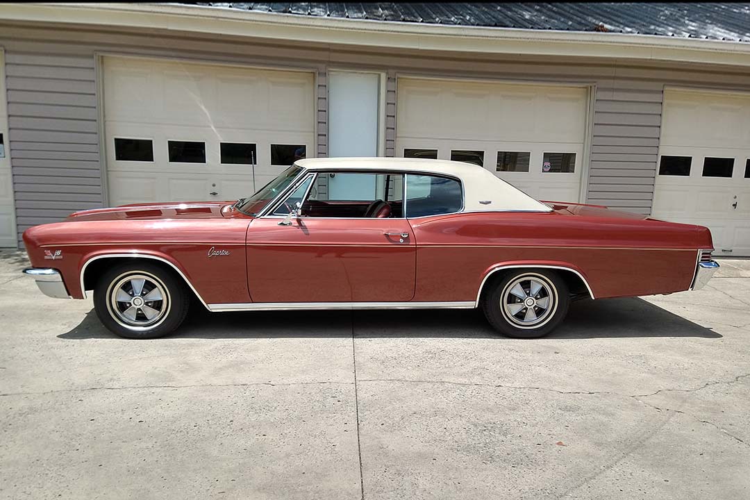 4th Image of a 1966 CHEVROLET CAPRICE
