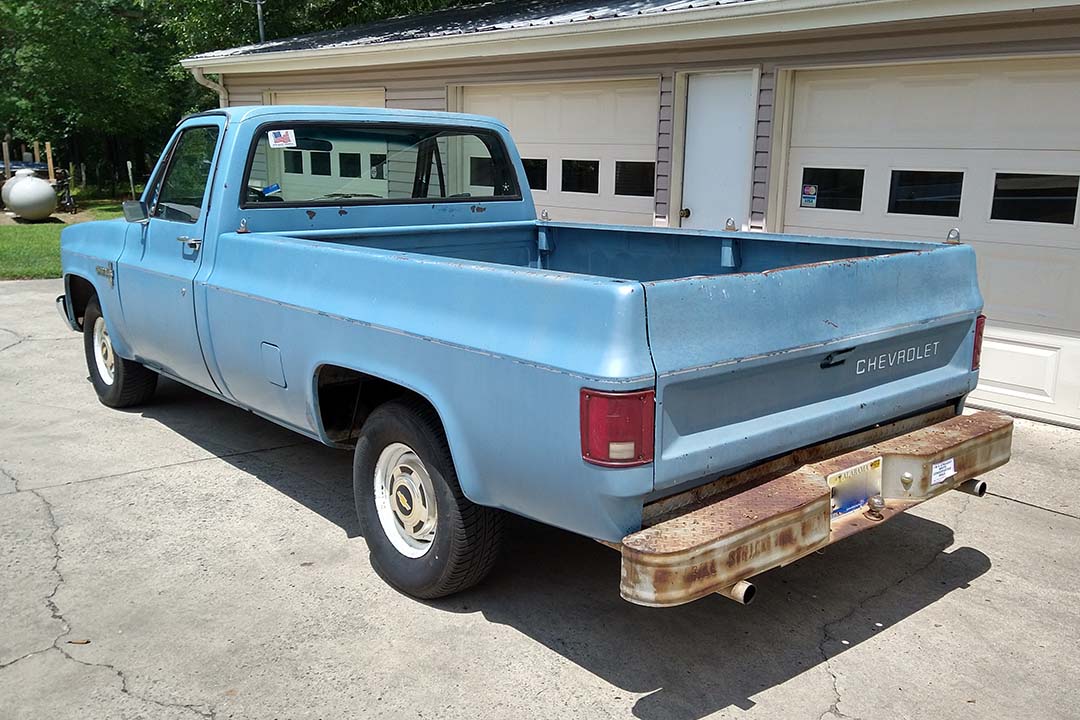 2nd Image of a 1986 CHEVROLET C10