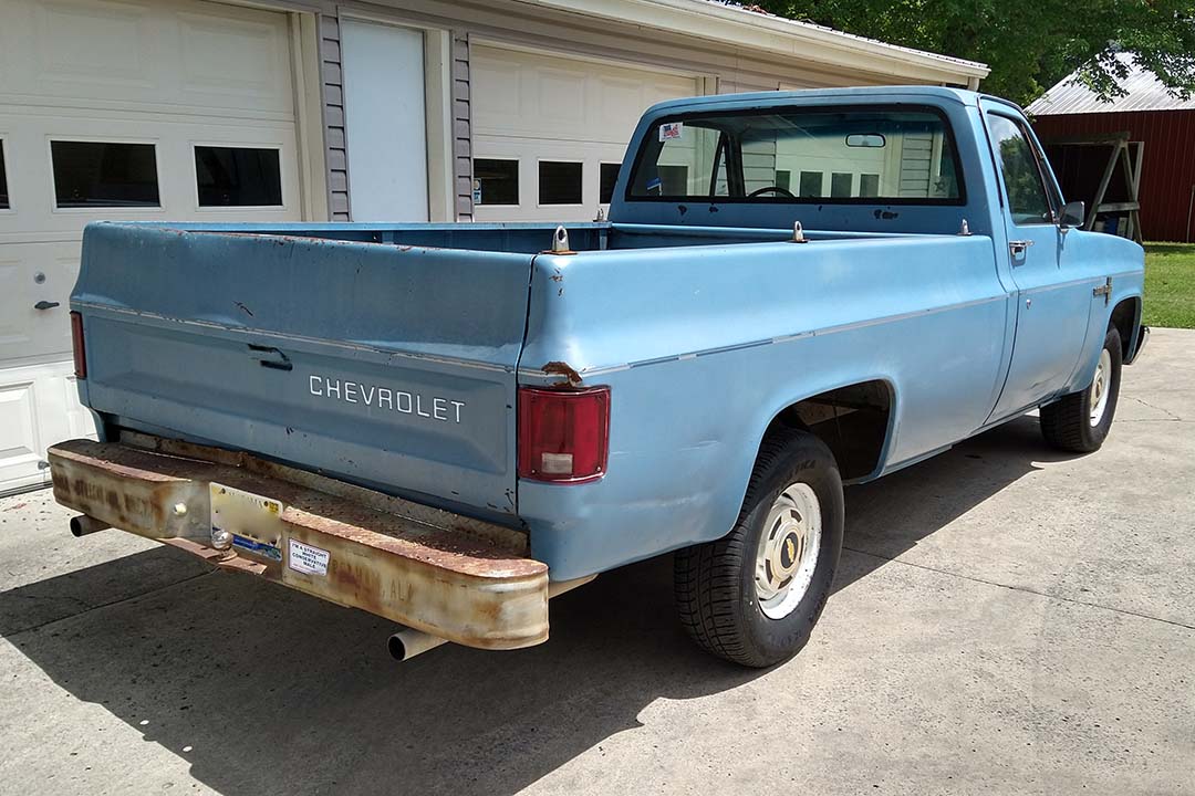 3rd Image of a 1986 CHEVROLET C10