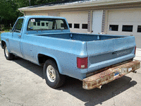 Image 3 of 18 of a 1986 CHEVROLET C10