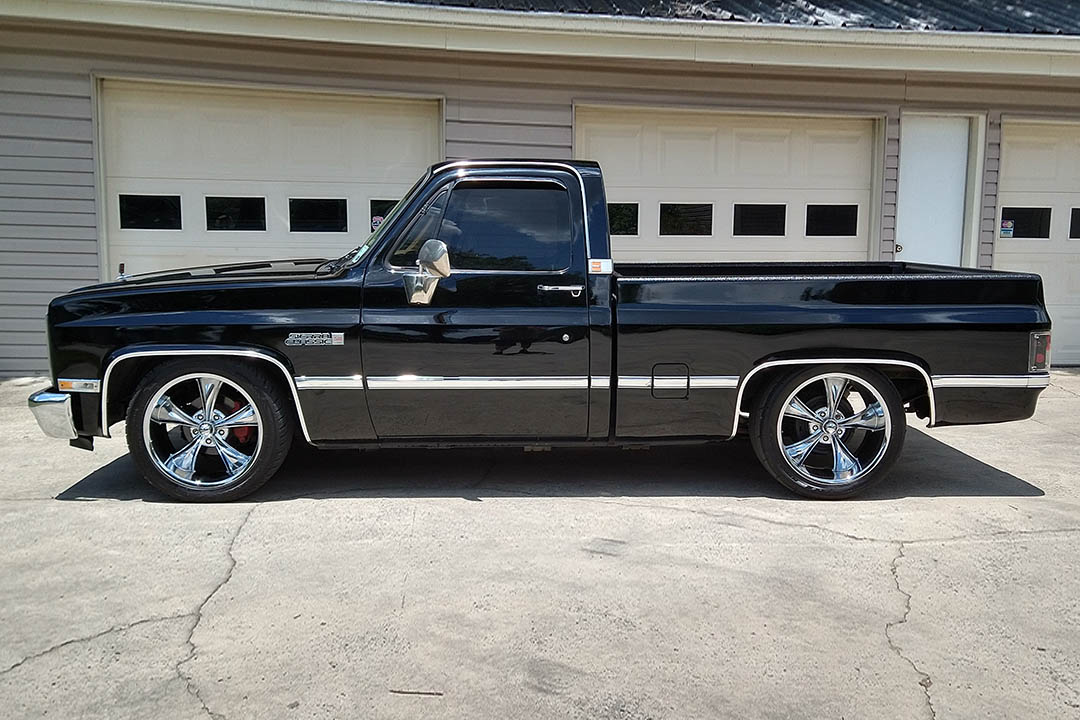 3rd Image of a 1984 GMC C1500