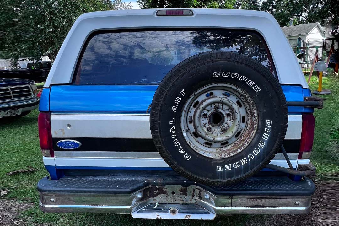 3rd Image of a 1994 FORD BRONCO