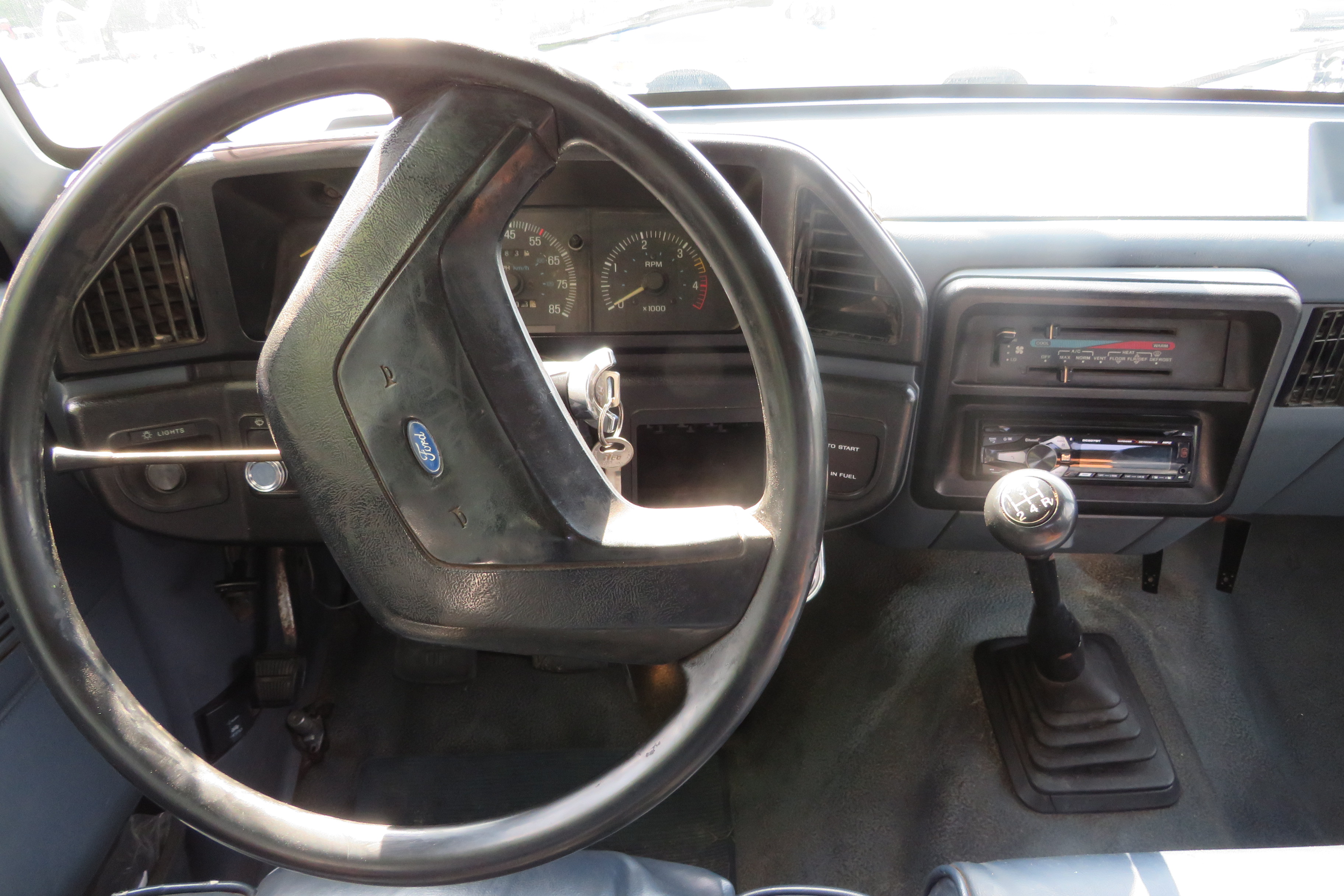 2nd Image of a 1990 FORD F-350