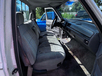 Image 5 of 6 of a 1995 FORD F-150