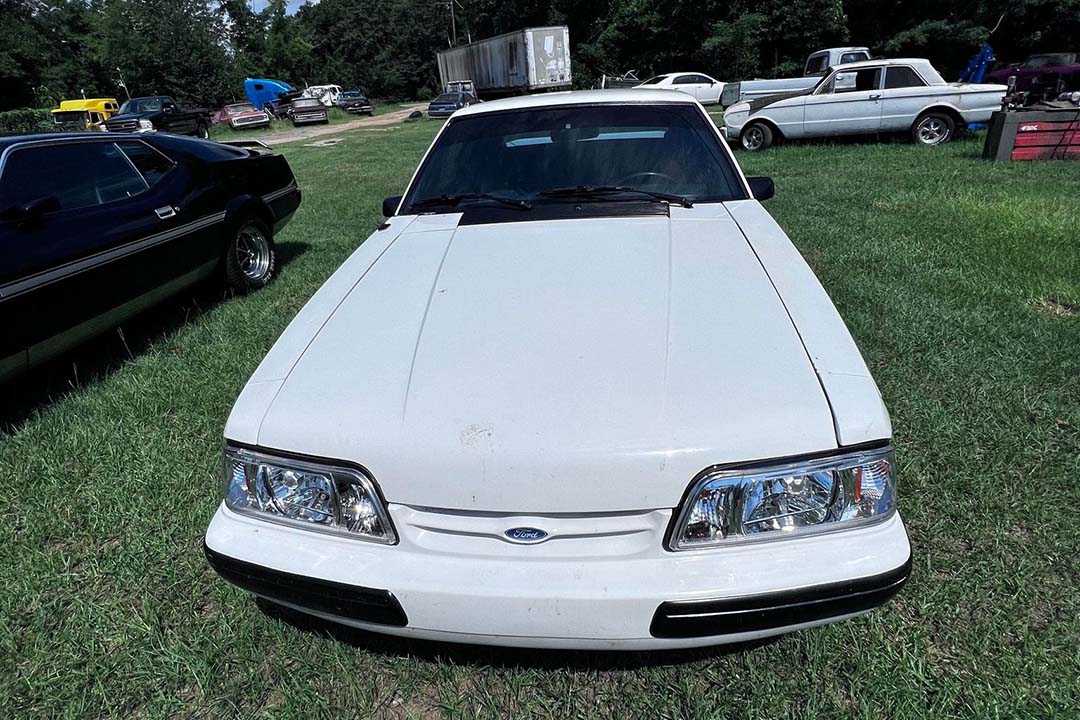 2nd Image of a 1990 FORD MUSTANG LX